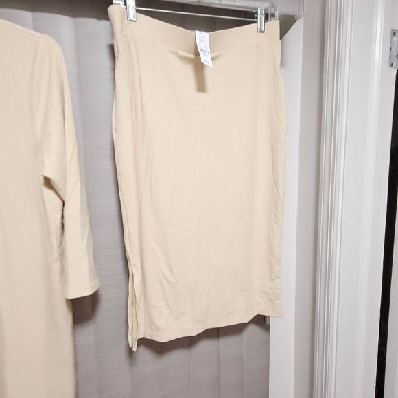 NWT/ NEW YORK & COMPANY ladies 2 piece - Picture 7 of 11